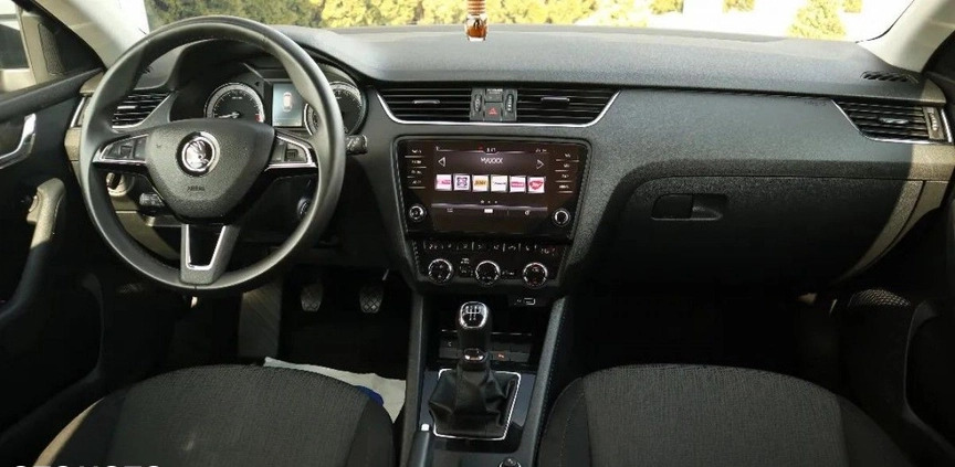 Skoda Octavia cena 65900 przebieg: 96000, rok produkcji 2019 z Słupca małe 407